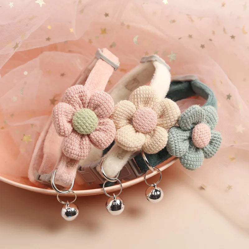 Adjustable Collar with Floral Pattern