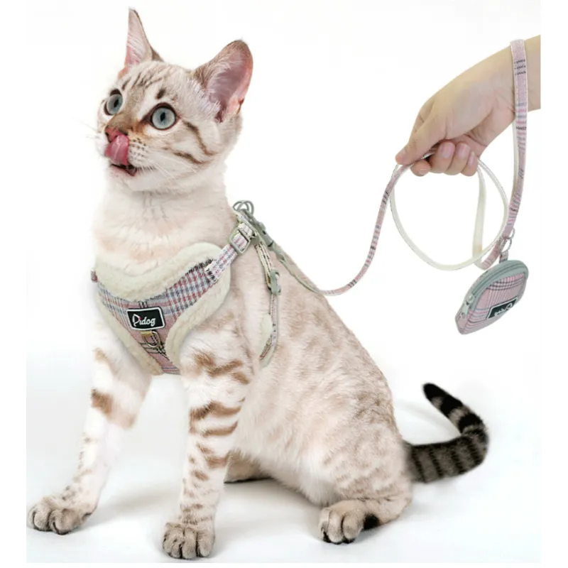 Comfortable Checkered Harness with Leash - With Practical Dog Bag for Walks