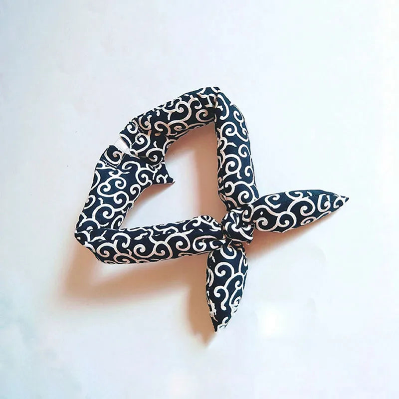 Cooling Dog Collar with Traditional Pattern for Hot Days