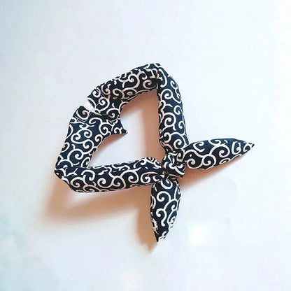 Cooling Dog Collar with Traditional Pattern for Hot Days