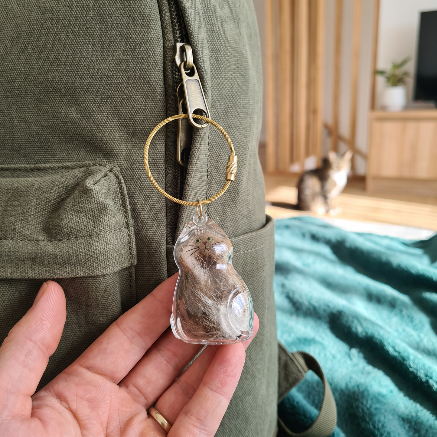 Cat Hair Keepsake Keychain – Pet Fur Memory Holder